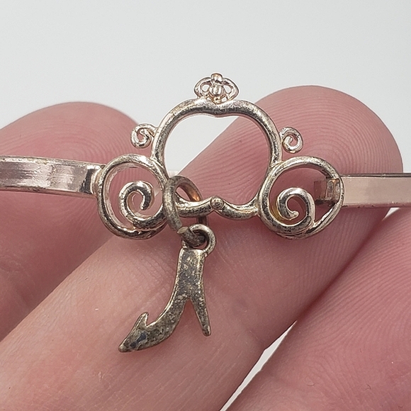 Vintage Style Cinderella High Hell Shoe Dangle Charm Gold Tone Bracelet - Picture 2 of 8